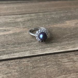 NWOT Pearl Ring